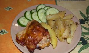 Великолепные куриные бедрышки с овощами по-хорватски